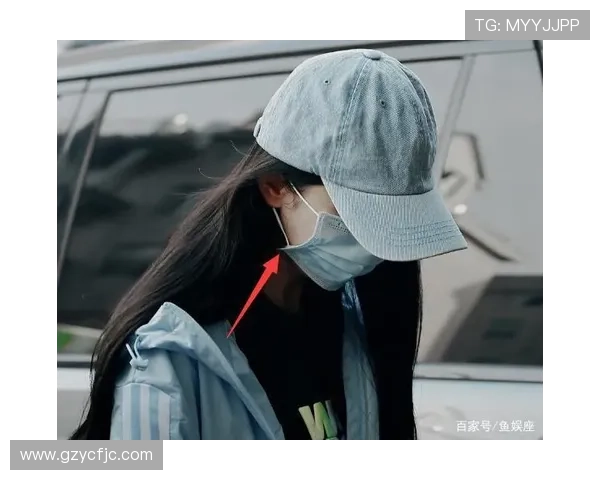 带口罩的足球明星如何在疫情中保持竞技状态与公众形象